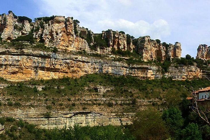 visite-village-orbaneja-del-castillo-canyon-espagne