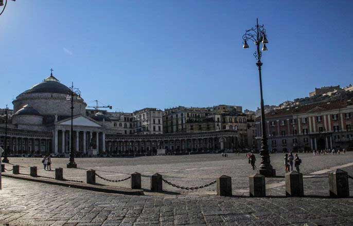 piazza-del-plebiscito-naples