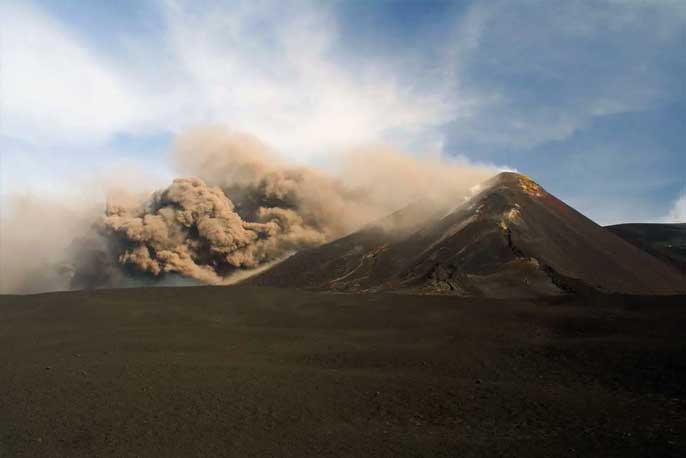fumee-etna-eruption-sicile