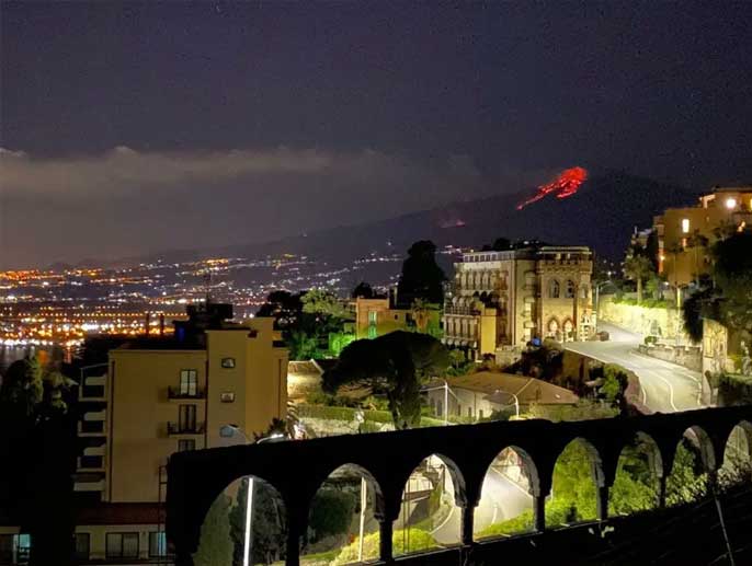 vue-eruption-etna-depuis-taormine