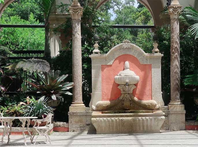 fontaine-jardin-musee-vizcaya-miami