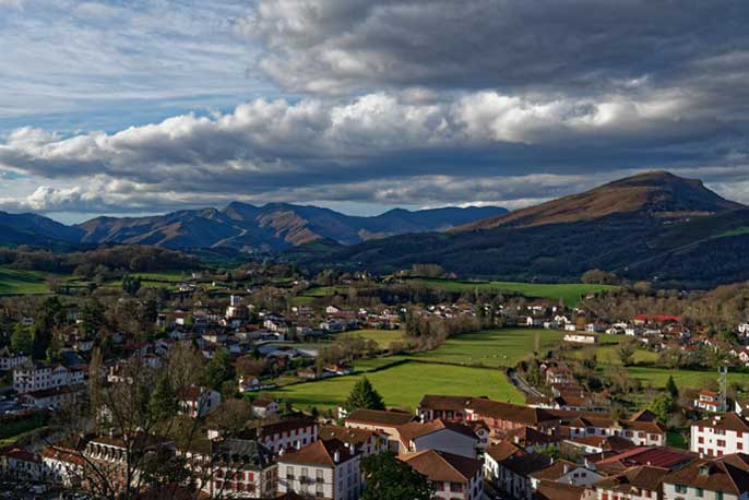vue-depuis-citadelle-saint-jean-pied-de-port