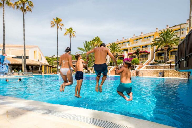 avantages-club-vacances-par-rapport-multipropriete